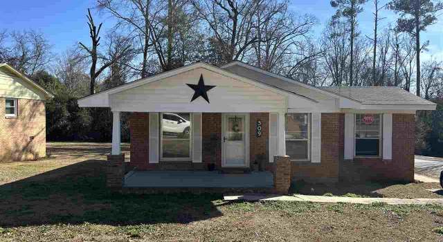 Photo of 309 James St, Chesterfield, SC 29709