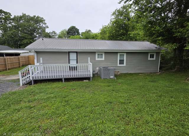 Property at 1568 Perry St SE, Cleveland, TN 37311, 2 beds, 2 baths