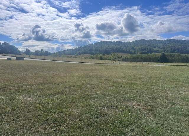 Property at 127 Brenray Dr, Harriman, TN 37748