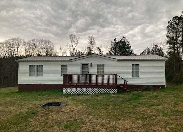 Property at 323 Bohannons Rd SE, Cleveland, TN 37323, 3 beds, 2 baths