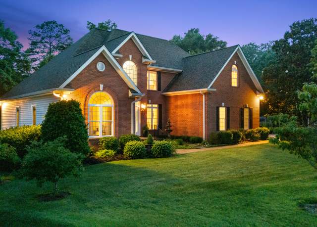 Property at 1028 Ivy Manor Ct, Hixson, TN 37343, 4 beds, 3.5 baths