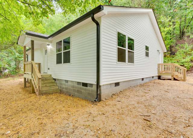 Property at 410 Hollywood Dr, Rossville, GA 30741, 3 beds, 2 baths