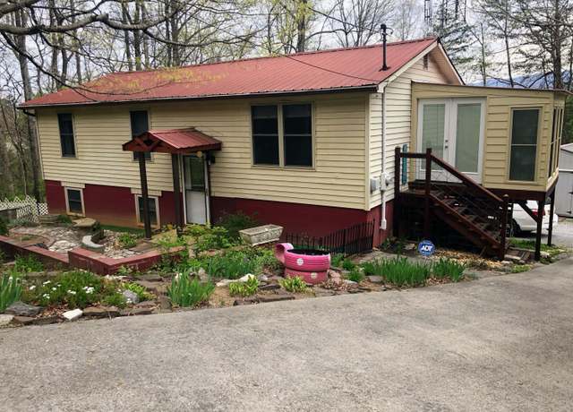 Property at 1225 8th St, Etowah, TN 37331, 2 beds, 1.5 baths