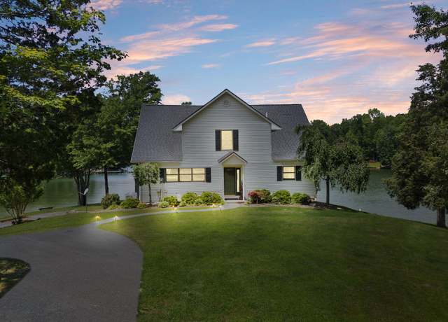 Property at 293 Red Cloud Ln, Ten Mile, TN 37880, 2 beds, 3 baths