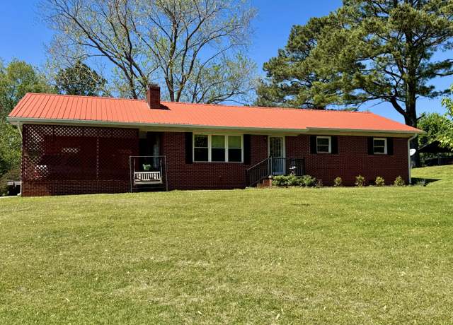 Property at 121 Magnolia Dr, Benton, TN 37307, 3 beds, 2 baths