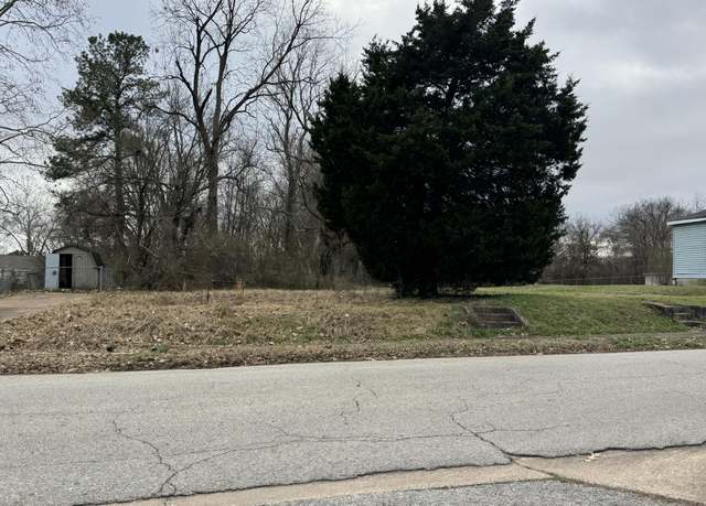 Property at 418 Berry St, Jackson, TN 38301