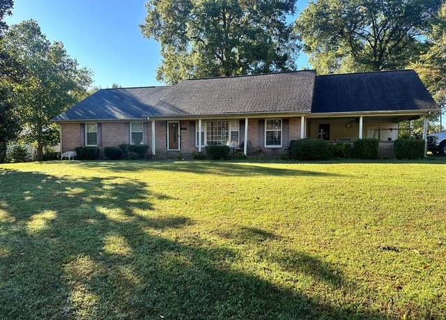 Property at 394 Paris St, Mckenzie, TN 38201, 5 beds, 3 baths