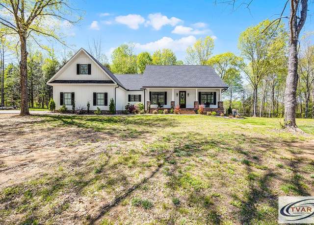 Property at 83 Addison Cv, Paris, TN 38242, 6 beds, 3.5 baths