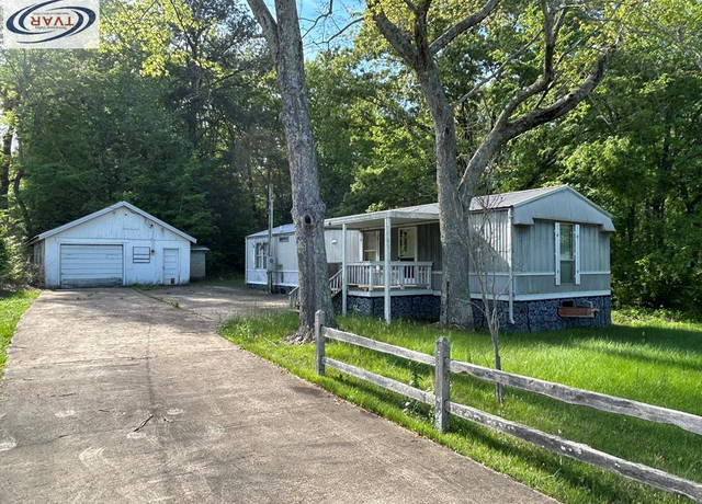 Property at 451 New Hope Rd, Big Sandy, TN 38221, 2 beds, 1.5 baths