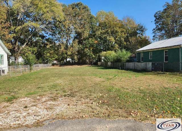 Property at 822 Lois St, Paris, TN 38242