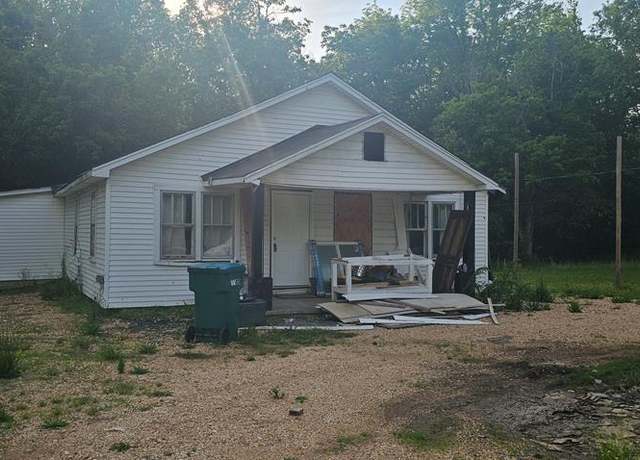 Property at 11413 Lexington St, Huntingdon, TN 38201, 3 beds, 1 bath