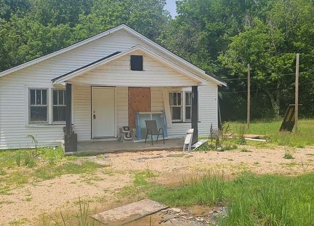 Property at 11413 Lexington St, Huntingdon, TN 38201, 3 beds, 1 bath