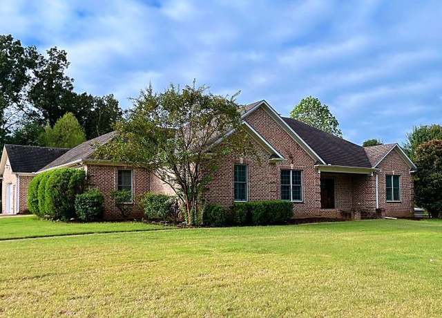 Property at 3837 Hwy 54, Paris, TN 38242, 3 beds, 2.5 baths