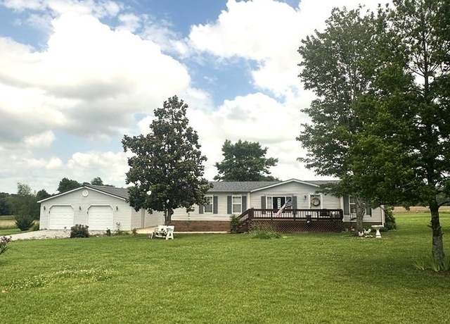 Property at 205 Reagor Ln, Paris, TN 38242, 3 beds, 2 baths