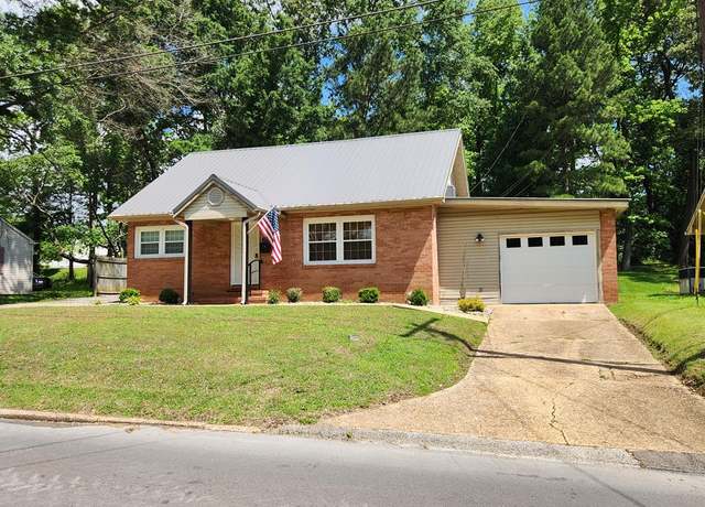 Property at 1004 E Blythe St, Paris, TN 38242, 3 beds, 2 baths