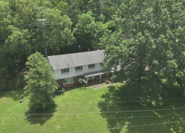 Property at 1203 Brentwood St, Paris, TN 38242, 5 beds, 3.5 baths