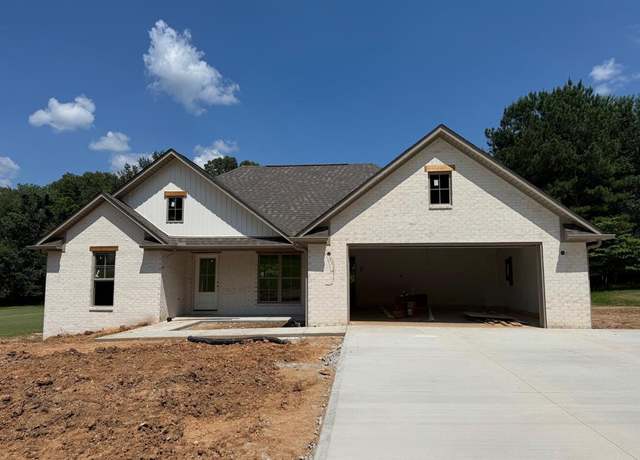 Property at 430 Como St, Mckenzie, TN 38201, 3 beds, 2 baths