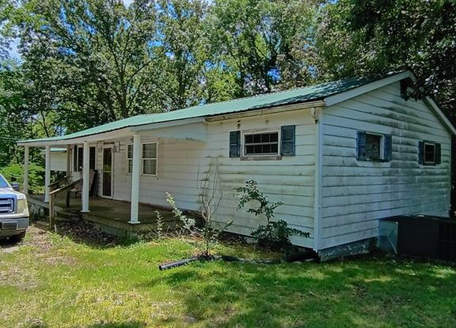 Property at 575 Post Oak Rd, Camden, TN 38320, 3 beds, 1 bath