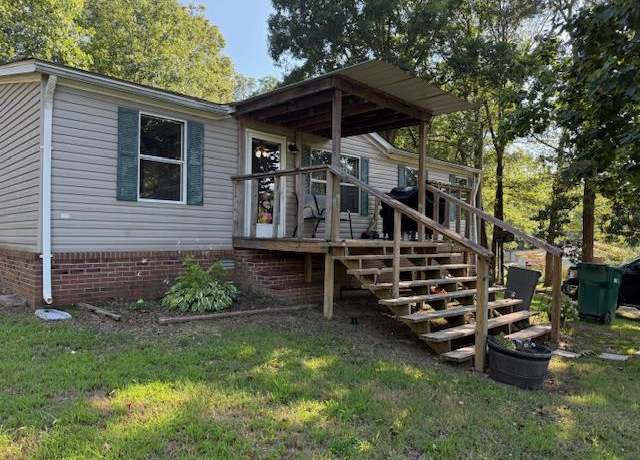 Property at 250 Cotham Dr, Huntingdon, TN 38344, 3 beds, 2 baths