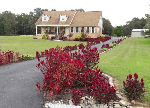 Property at 460 Bethesda Rd, Paris, TN 38242, 4 beds, 3 baths