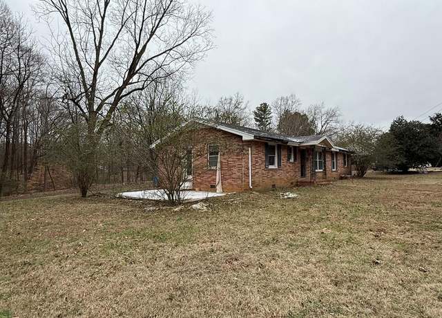 Property at 218 Norman Dr, Paris, TN 38242, 3 beds, 1.5 baths