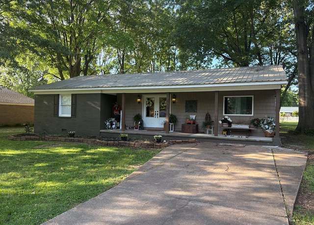 Property at 313 Midland St, Gleason, TN 38229, 3 beds, 1.5 baths