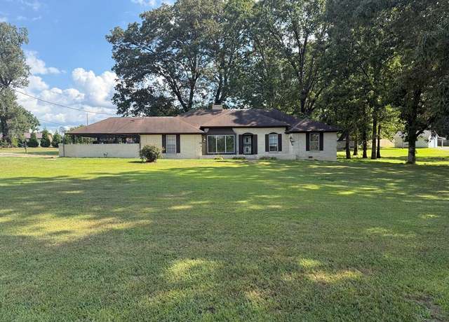 Property at 1114 Paris Pike, Mckenzie, TN 38201, 3 beds, 3 baths