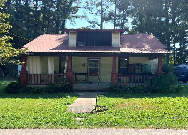 Property at 60 N Carroll St, Mckenzie, TN 38201, 4 beds, 1 bath