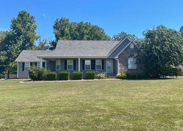 Property at 605 Sunrise Dr, Paris, TN 38242, 3 beds, 2 baths