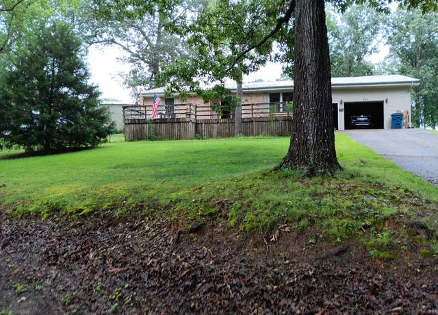 Property at 533 Russwood Dr, Springville, TN 38256, 3 beds, 2 baths