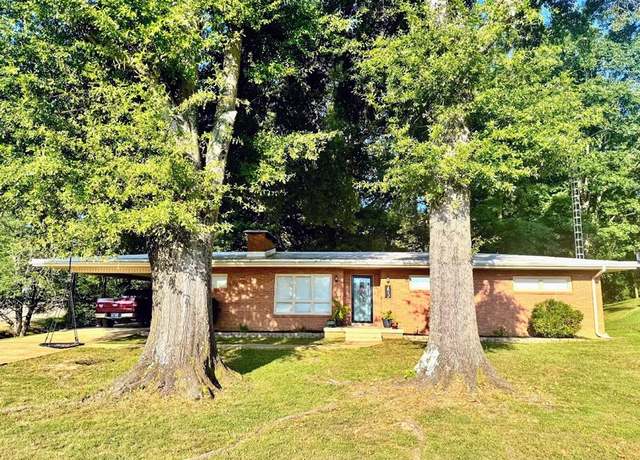Property at 43 Hillcrest Dr, Paris, TN 38242, 3 beds, 2 baths