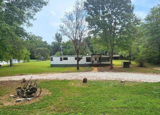 Property at 4439 Danville Rd, Big Sandy, TN 38221, 3 beds, 1 bath