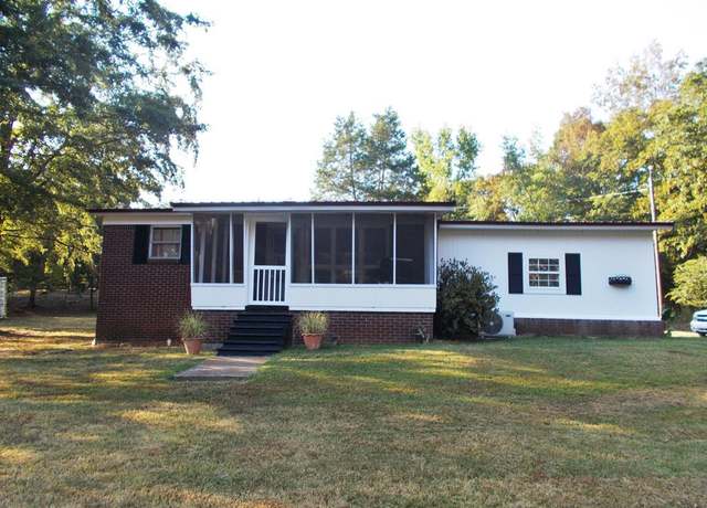 Property at 979 Highlander Rd, Camden, TN 38320, 2 beds, 1 bath