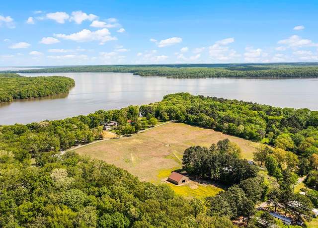 Property at 301 Killebrew Rd, Springville, TN 38256, 2 beds, 1 bath