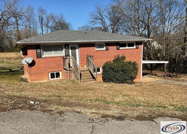 Property at 125 Washington Ave, Camden, TN 38320, 4 beds, 2 baths