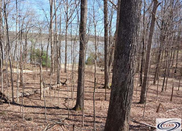 Property at 440 Stirling Rd, Camden, TN 38320