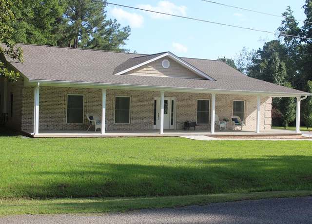 Property at 928 Morningside Dr, Huntingdon, TN 38344, 3 beds, 2 baths