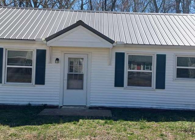 Property at 139 Mimosa St, Camden, TN 38320, 3 beds, 2 baths