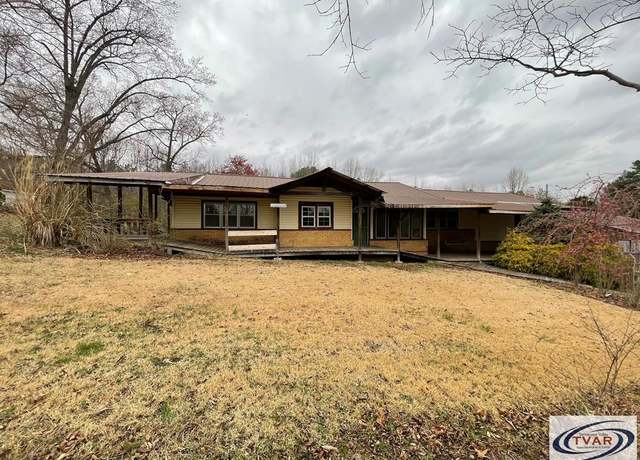 Property at 3045 Hwy 79 N, Paris, TN 38242, 5 beds, 3 baths