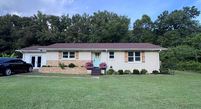 Photo of 204 Mockingbird Ln, Camden, TN 38320