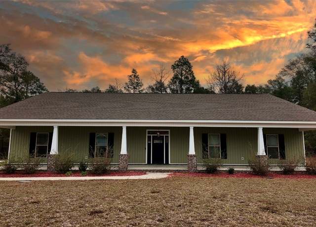 Property at 502 Wilshire St, Geneva, AL 36340, 4 beds, 4 baths