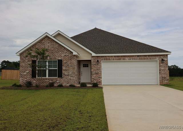 Property at 320 Lilly Ln, Enterprise, AL 36330, 3 beds, 2 baths