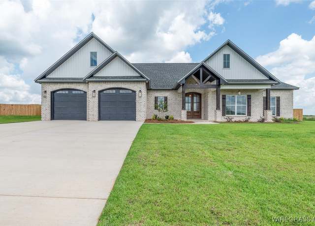 Property at 105 Durham Dr, Enterprise, AL 36330, 4 beds, 3 baths