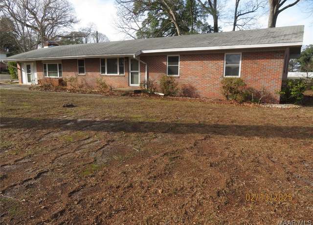 Property at 225 Lowe Dr, Enterprise, AL 36330, 3 beds, 2 baths