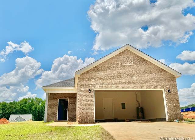 Property at 106 Neenan Dr, Enterprise, AL 36330, 3 beds, 2 baths