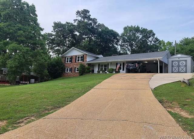 Property at 203 Pine Forest Cir, Troy, AL 36079, 4 beds, 3 baths