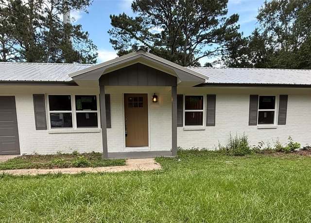 Property at 199 Wooded Ln, Ozark, AL 36360, 4 beds, 1.5 baths