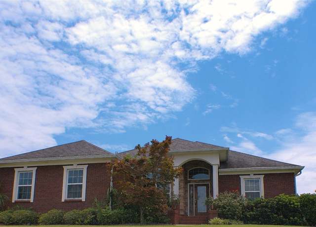 Property at 202 Frisco Ln, Enterprise, AL 36330, 4 beds, 2.5 baths
