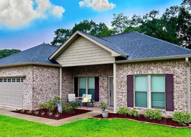 Property at 206 Savannah Dr, Enterprise, AL 36330, 3 beds, 2 baths
