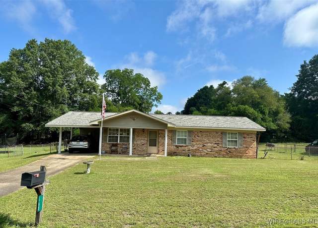 Property at 168 Sanford Pl, Ozark, AL 36360, 3 beds, 1.5 baths